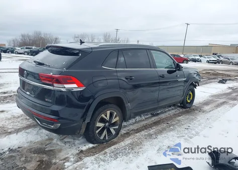 2021 Volkswagen Atlas Cross Sport 2.0T Se z USA, uszkodzony, nr VIN 1V2LC2CA0MC230256